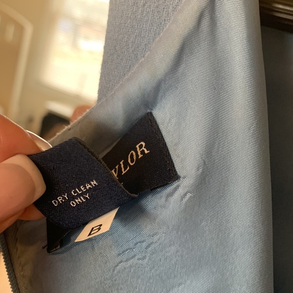 Ann Taylor - Picture 4 of 6